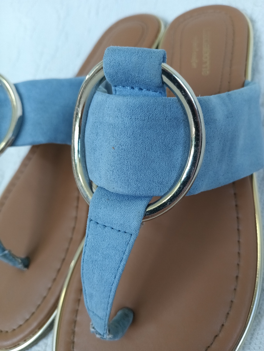Liz Claiborne Powder Blue Suede Ring-Accent Thong Sandals Flats Casual Comfy 7M - Picture 4 of 13